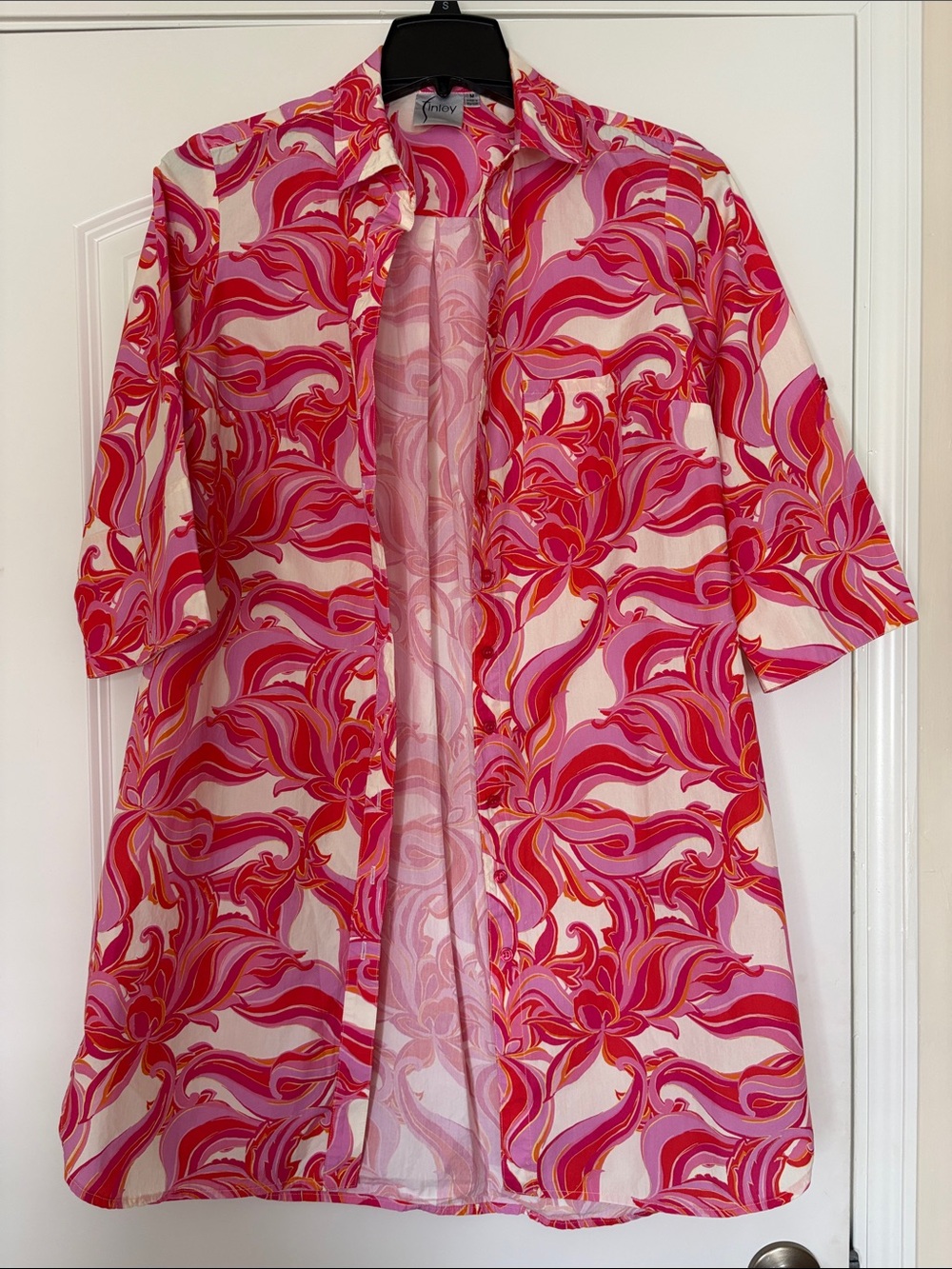 Women’s Floral shirt dress - Pink & Red
No belt.